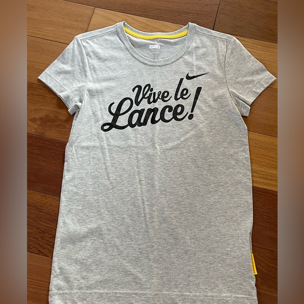 Nike LIVESTRONG grey short sleeve top